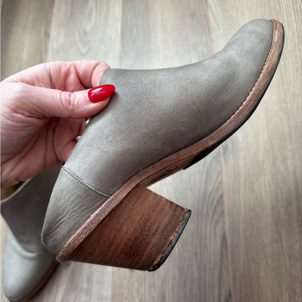 Puppy Barley Mule Heels - Picture 8 of 10